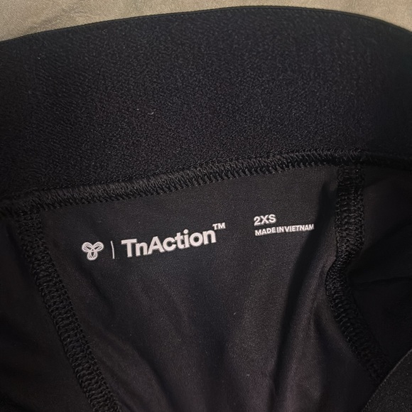 Aritzia TnAction Mini Skirt - Picture 3 of 4